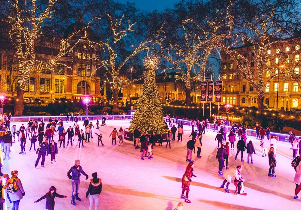 Romantic Christmas date ideas in London - Ice skating