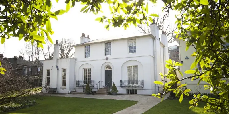 Keats house in Hampstead. A romantic walking date idea.