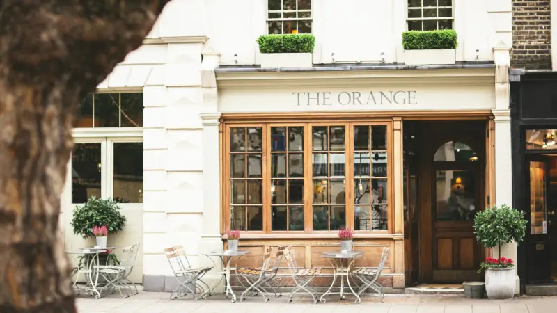 The orange, a great first date venue