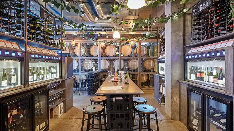take your date to vagabond