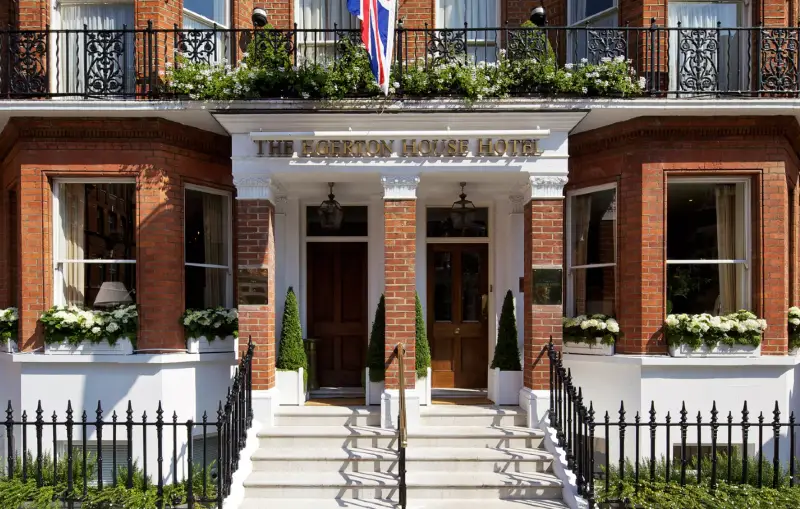 Romantic date idea in Knightsbridge at the Egerton House Hotel